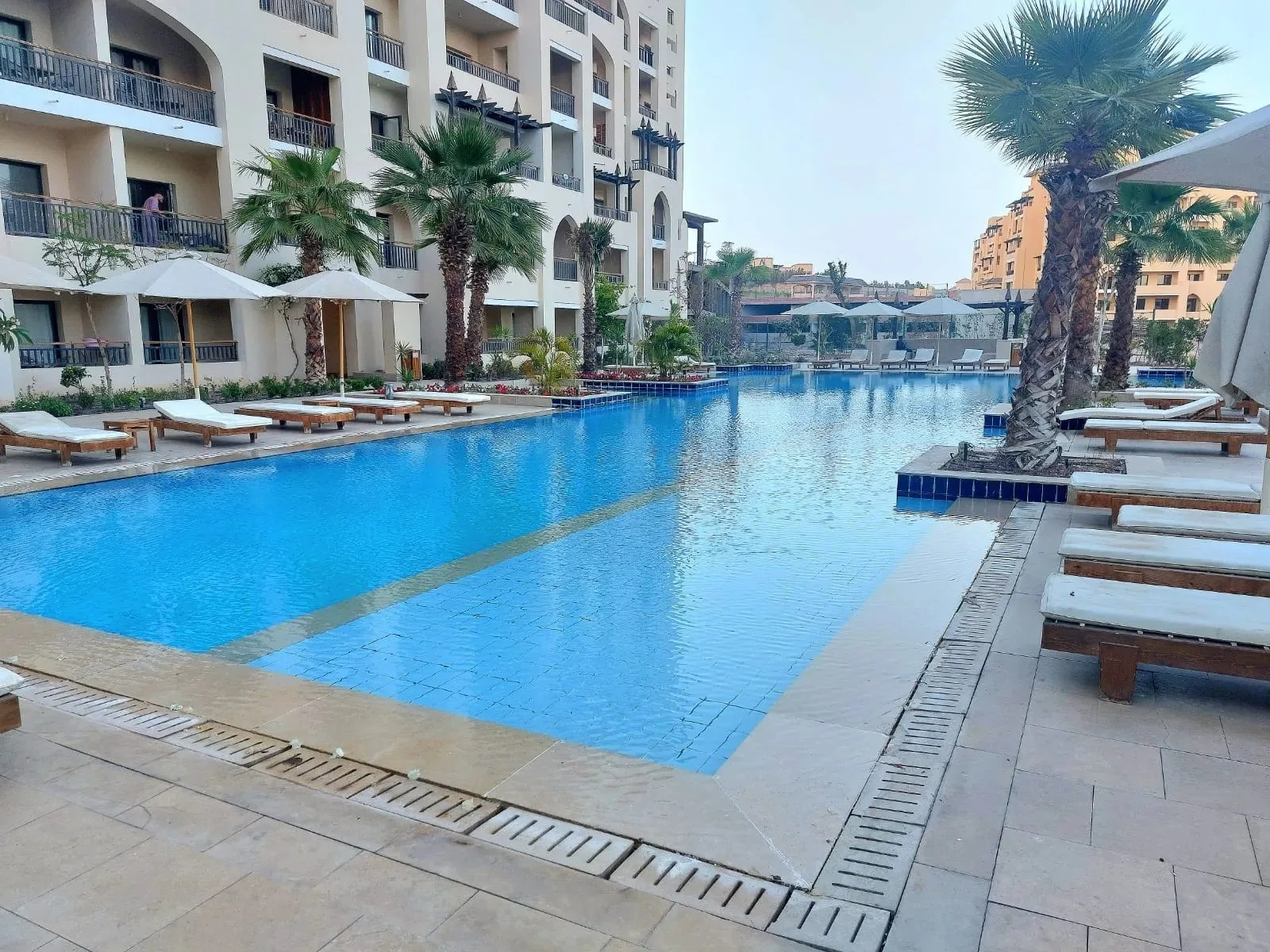 Foto: Pool and buildings